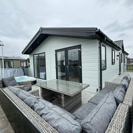 Golden Anchor - The Oakland Lodge - Coastal Caravan Breaks Chapel Saint Leonards Buitenkant foto