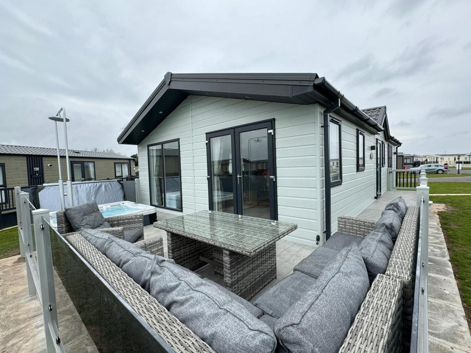 Golden Anchor - The Oakland Lodge - Coastal Caravan Breaks Chapel Saint Leonards Buitenkant foto